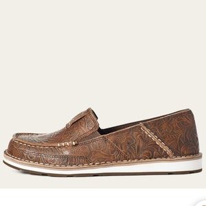 NWOT Ariat® Ladies Floral Embossed Cruiser Shoe 10035831